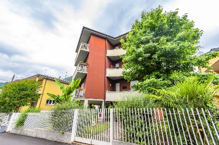 Foto Appartamento in via crespi 3, Albino Centro di 133 m² con 4 locali