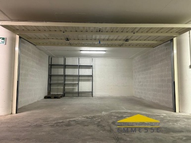 Foto Box a Massa Centro di 25 m² in affitto