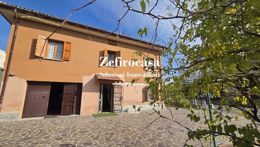 Foto Casa indipendente a San Giovanni in Persiceto Centro di 280 m²
