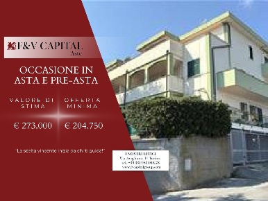 Foto Appartamento in Via Pian dei Rossi, Bergeggi di 77 m² con 2 locali