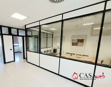 Foto Ufficio in VIA STRADA PADANA SUPERIORE, Cassina de' Pecchi di 101 m²