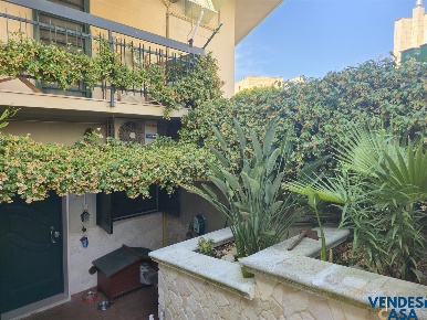 Foto Appartamento in Via Della Repubblica, Adelfia di 145 m² con 4 locali