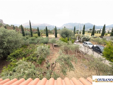 Foto Villa unifamiliare a Carini Zona Industriale di 130 m² con 5 locali