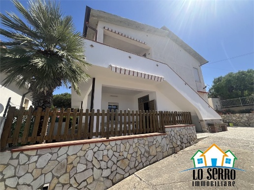 casa indipendente in vendita ad Alcamo in zona Alcamo Marina