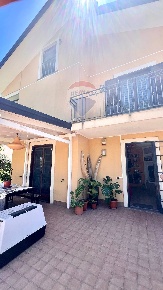 Foto Villa singola in Via Carmelo Sciuto Patti, Acireale di 240 m²