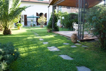 Foto Appartamento a Carrara Marina di Carrara di 90 m² con 4 locali