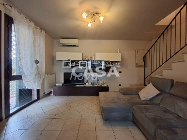 Foto Villa a schiera a Santa Maria a Monte di 82 m² con 3 locali in vendita