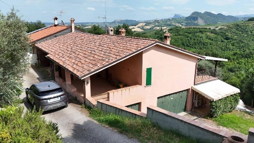 Foto Villa a schiera in Via Gorolo 63, Borghi di 165 m² con 5 locali