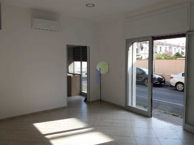Foto Locale commerciale in Via Toscana 34, Livorno Coteto di 45 m²