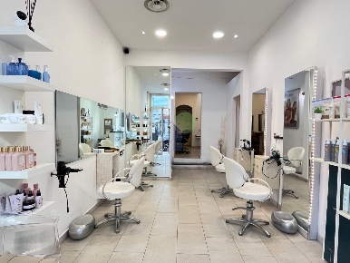 Foto Locale commerciale in Via Giovanni Marradi 100, Livorno di 37 m²