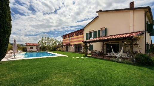 Foto Casale in Via Zonconi 4, Castelnuovo del Garda di 460 m² con 7 locali