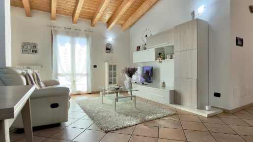 Foto Appartamento in Via Santa Barbara 33, Calvisano di 83 m² con 3 locali