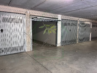 Foto Posti auto in Via Marco Polo, Rapallo Porto di 15 m² con 1 locali