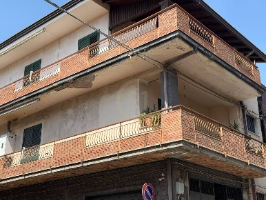 Foto Appartamento a Belpasso Centro di 140 m² con 5 locali in affitto