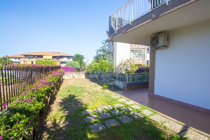 Foto Appartamento in Via Elio Vittorini 14, Aci Castello Centro di 103 m²