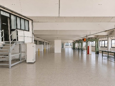 Foto Capannone industriale a Quarrata Catena di 2000 m² con 2 locali