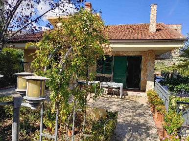 Foto Villa unifamiliare in via grisanti 5, Trabia di 190 m² con 6 locali