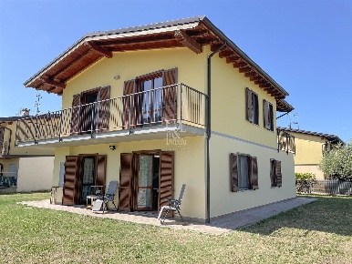 Foto Villa unifamiliare in Via Thomas Edison 5, Rivanazzano Terme di 174 m²