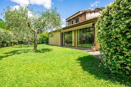 Foto Appartamento in Strada Statale 73 levante 26, Siena di 117 m²