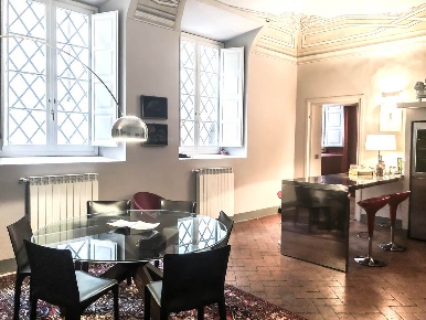 Foto Appartamento a Pistoia Centro Storico di 215 m² con 4 locali