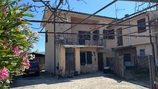 Foto Appartamento in via sant'antonio, Montebuono Centro di 90 m²