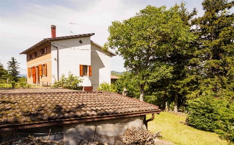 Foto Case semi ndipendenti a Palagano di 146 m² con 7 locali in vendita