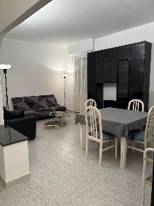 Foto Appartamento in Via Cilea  54, Varazze Centro di 90 m² con 4 locali