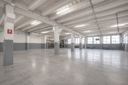 Foto Capannone industriale a Lecco Maggianico - Bione di 526 m² in vendita