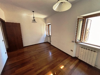 Foto Case semi ndipendenti a San Severino Marche Centro di 127 m²