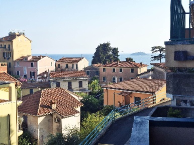 Foto Appartamento a Lerici Pugliola, Solaro di 70 m² con 3 locali