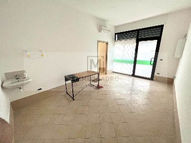 Foto Negozio in Via Pantanelle, Terracina Lungomare Circe, Via Badino