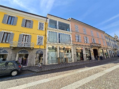 Foto Appartamento a Monza Centro Storico di 245 m² con 8 locali in affitto