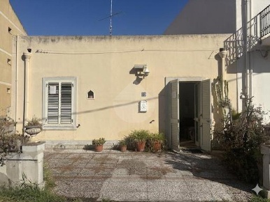 Foto Casa indipendente in Scaccia, Milazzo di 155 m² con 3 locali