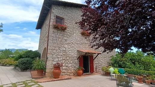 Foto Villa unifamiliare in CONTRADA VALLESCURA, Itri di 250 m² con 8 locali