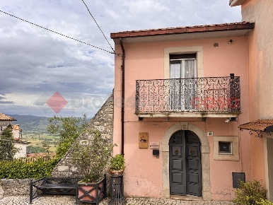 Foto Casa indipendente in Via Rione Chiesa 23, Scontrone Centro di 70 m²