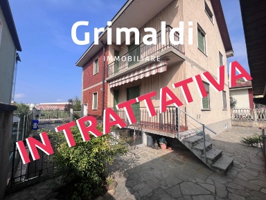 Foto Villa bifamiliare in Via RIVOLI 30, Beinasco Centro di 300 m²