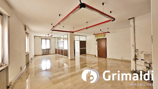 Foto Appartamento in Zamenhof, Milano Corso San Gottardo di 215 m²