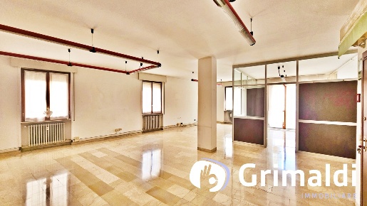 Foto Ufficio in Zamenhof, Milano Corso San Gottardo di 215 m² con 8 locali