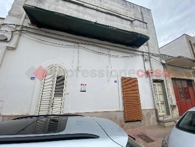 Foto Appartamento in Via Roma 122, Avetrana di 135 m² con 7 locali