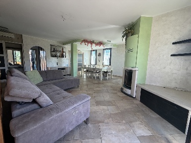 Foto Appartamento in Via Maddalena snc, Lurago d'Erba Centro di 150 m²