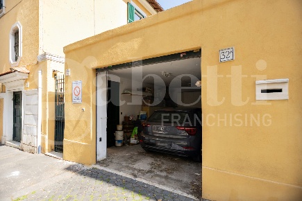 Foto Box in Via Ceresio 32, Roma Africano - Villa Chigi di 36 m² in vendita