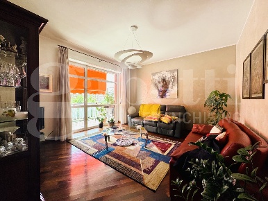 Foto Appartamento in Onorato Vigliani, Torino di 141 m² con 5 locali