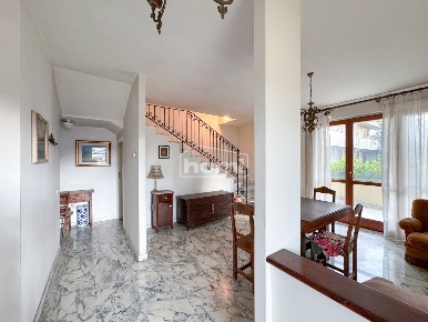 Foto Villa a schiera a Città Sant'Angelo Marina di 191 m² con 4 locali