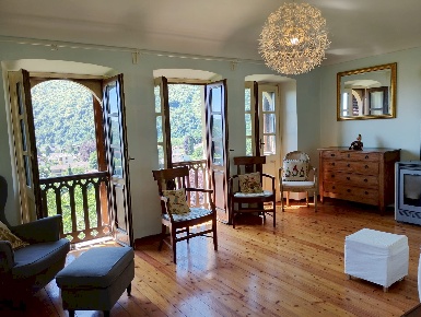 Foto Appartamento in via Ravadera 4, Torre Pellice Centro di 131 m²