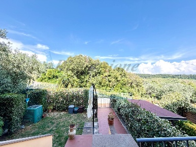 Foto Appartamento in Via del Commercio, Riparbella di 45 m² con 2 locali