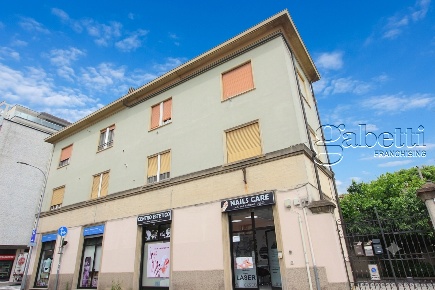 Foto Appartamento in Via Milano, Rho Stazione di 92 m² con 2 locali