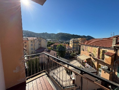 Foto Appartamento in Viale Giuseppe Mazzini, Taggia Centro di 75 m²