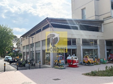 Foto Negozio a Ravenna Lido di Savio - Lido di Classe di 261 m² in vendita