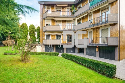 Foto Appartamento in via Andrea Strada, Cesano Maderno di 120 m² in vendita