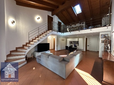 Foto Villa unifamiliare in via Matisse, Ravenna di 260 m² con 9 locali